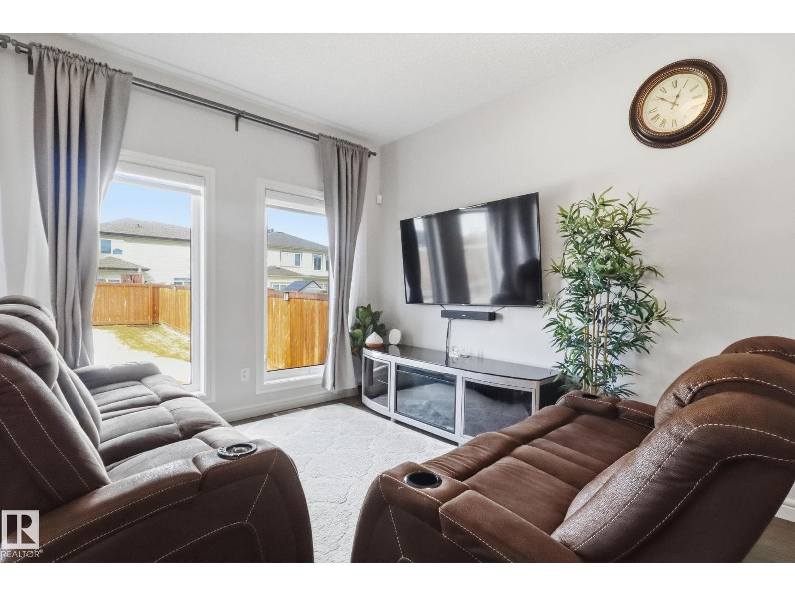 812 176 ST SW photo 4