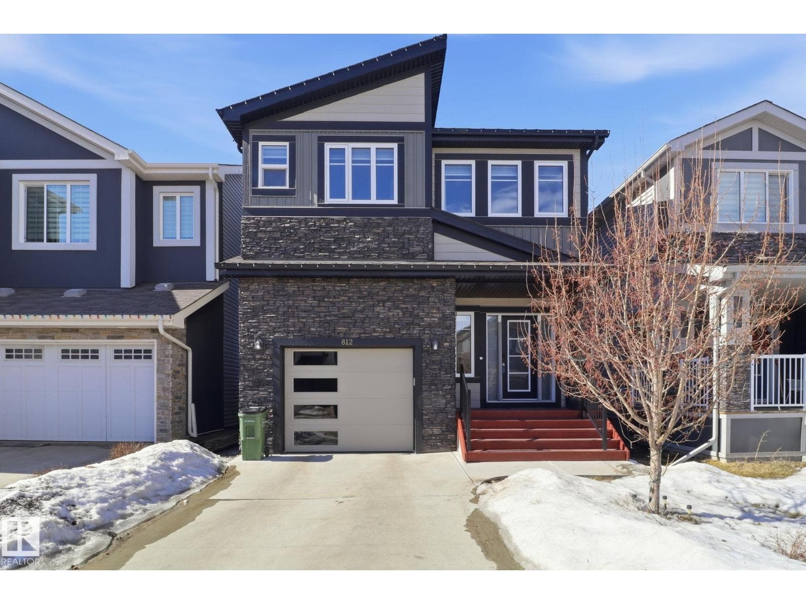 4 bed 4 bath single family at 812 176 ST SW — $627,500