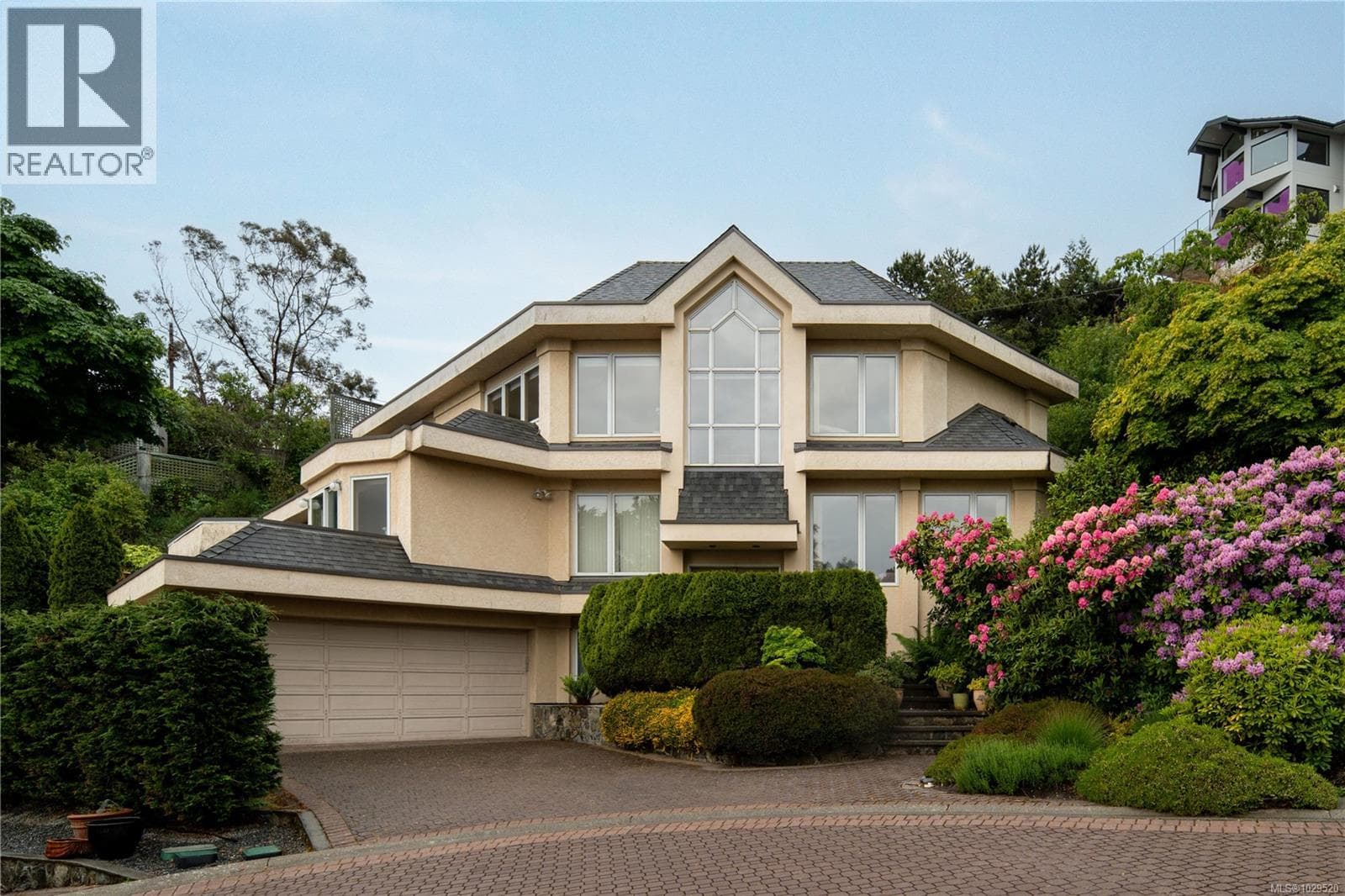 335 King George Terr photo 4