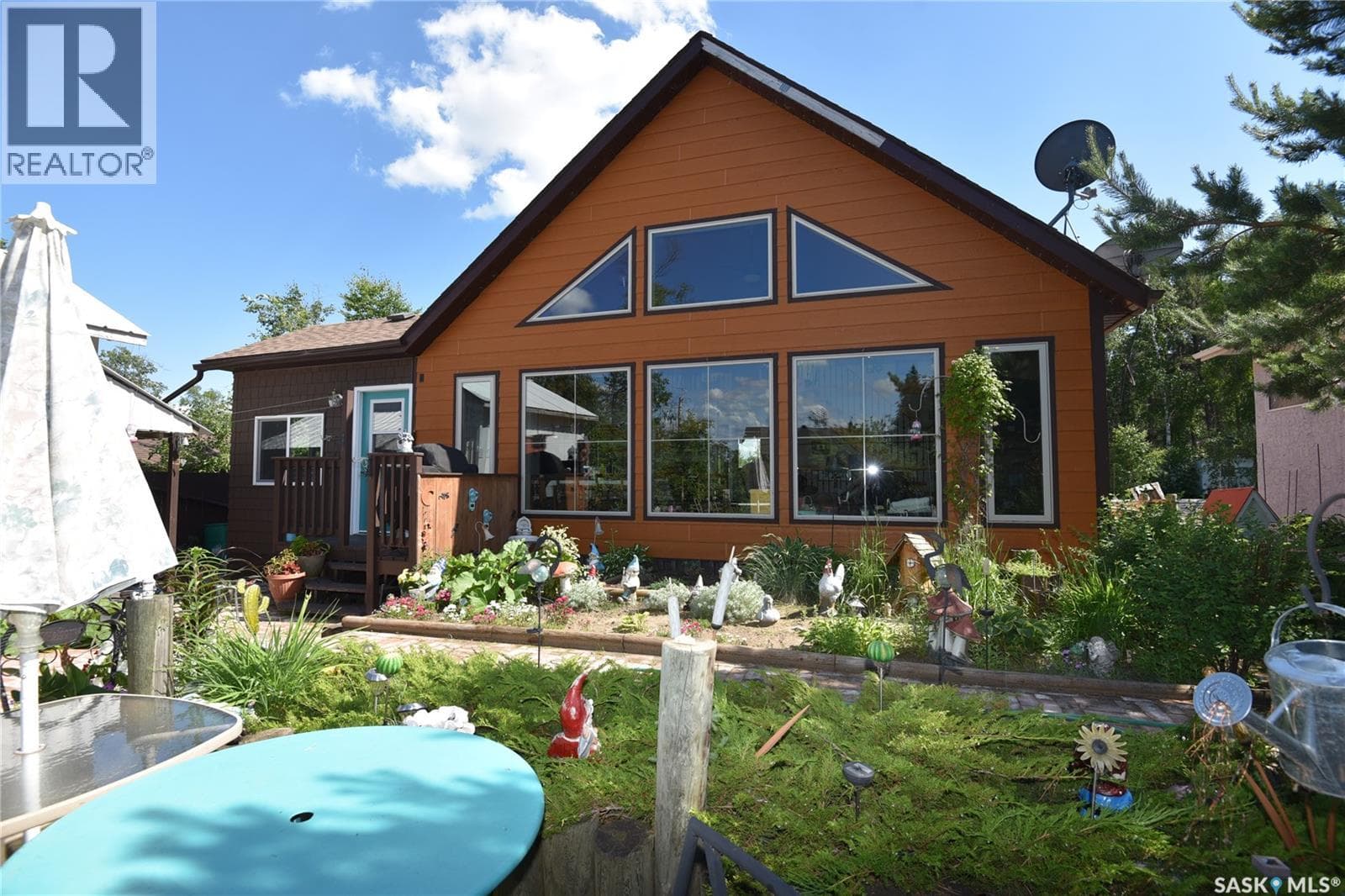 621 Pine DRIVE