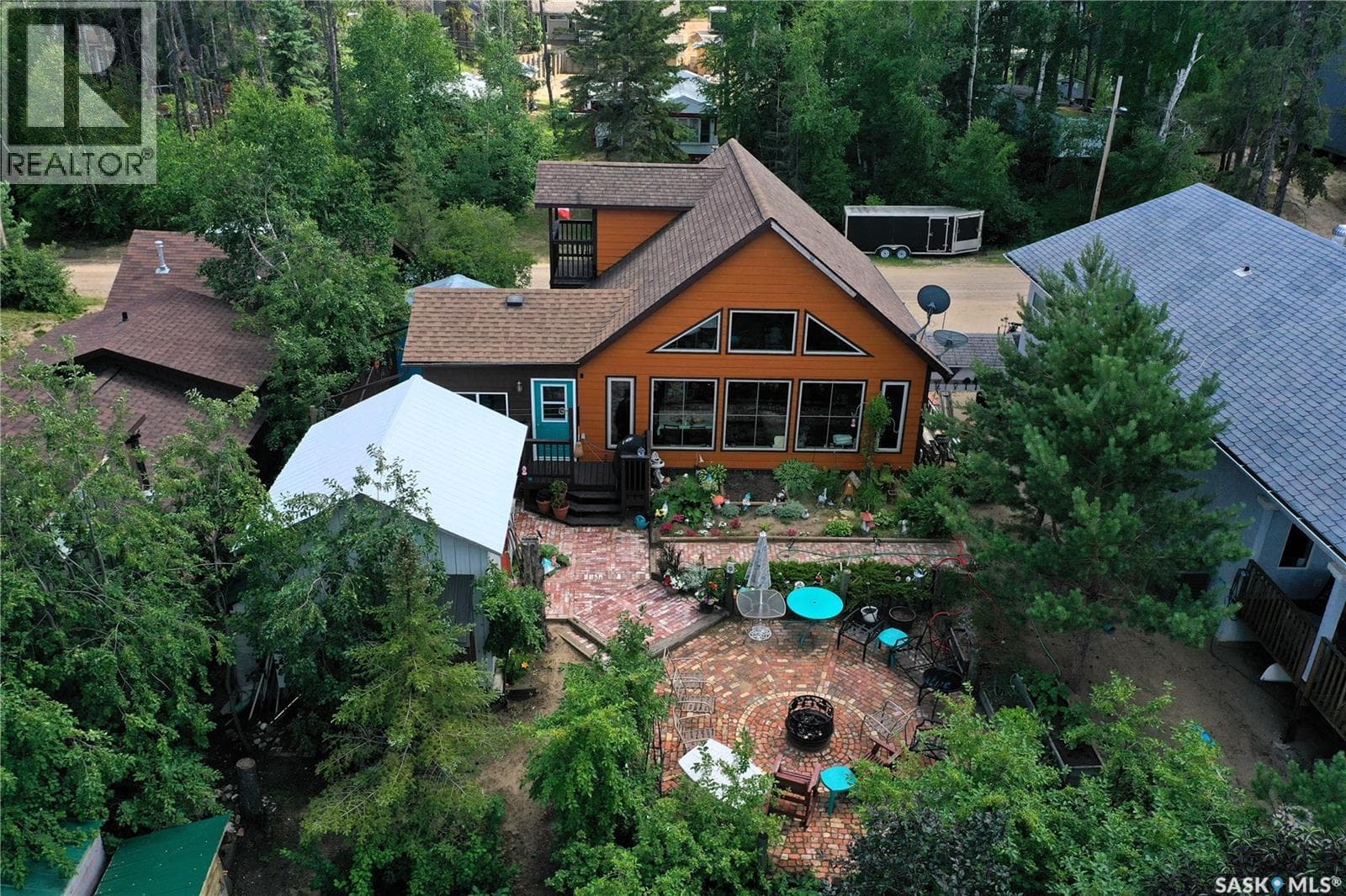621 Pine DRIVE — photo 2