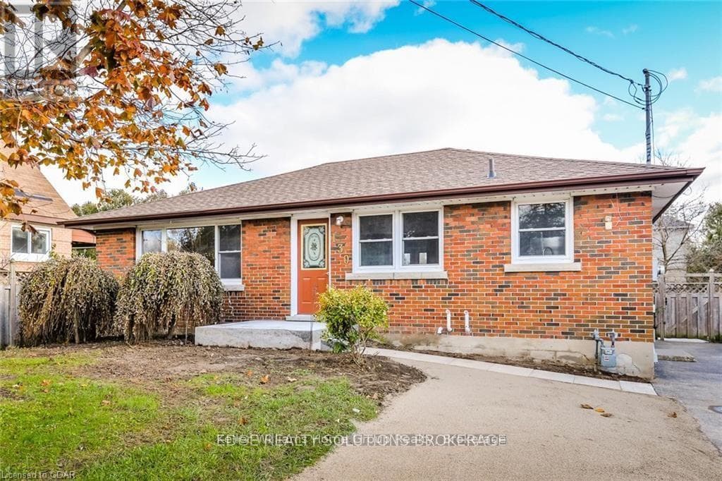 130 FORFAR STREET E photo 2