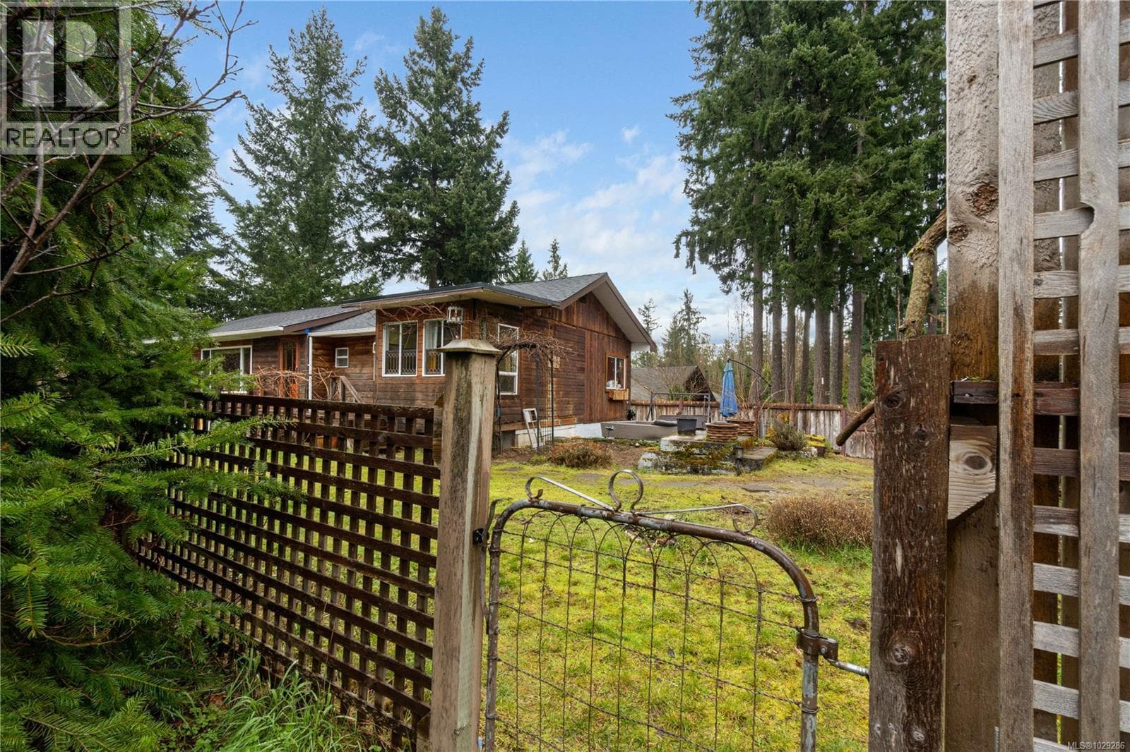 2 bed 2 bath single family at 980 Poplar Way — $575,000