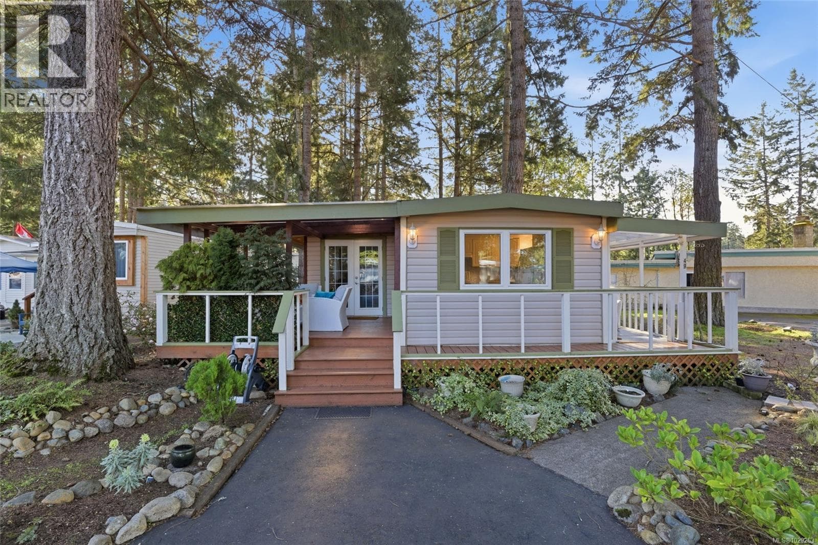 2 bed 1 bath single family at 49 1247 Arbutus Rd — $275,000