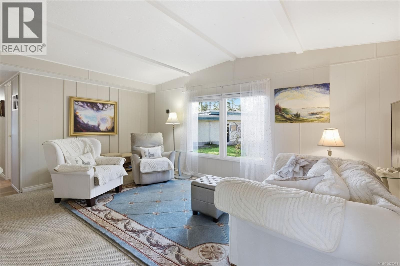 49 1247 Arbutus Rd photo 5