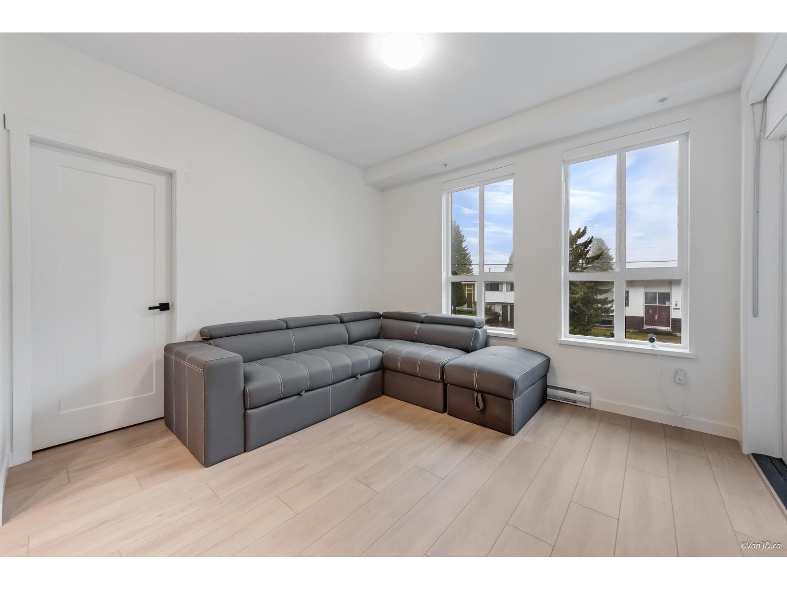 204 14778 106 AVENUE photo 2