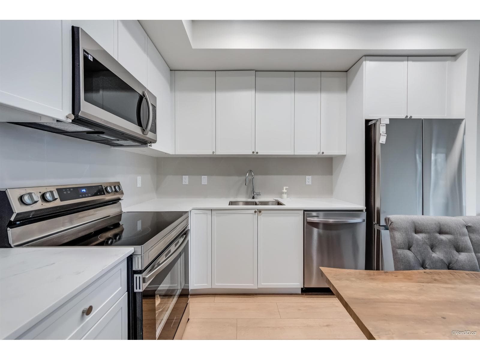 204 14778 106 AVENUE photo 3