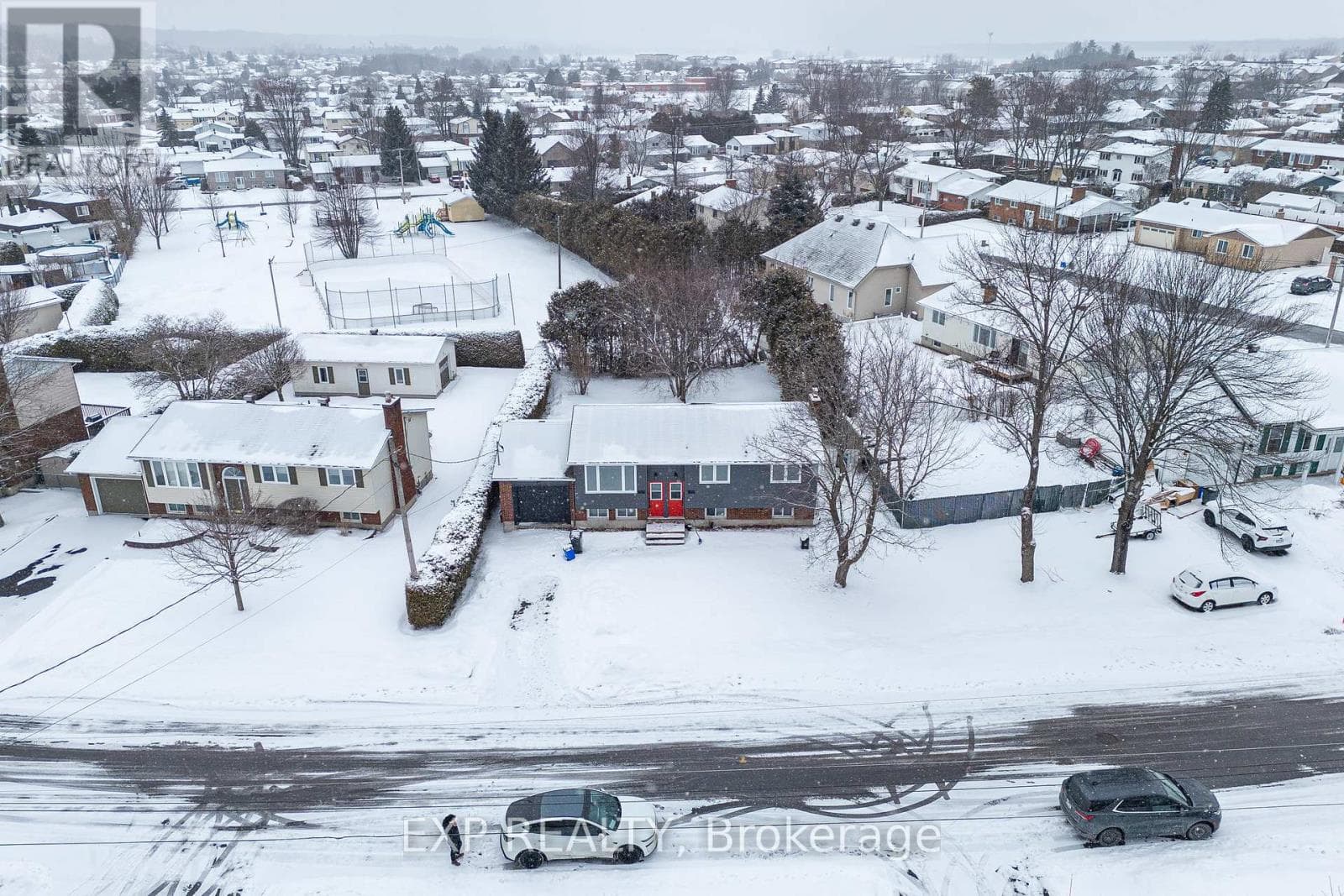 990 ST JACQUES STREET photo 2