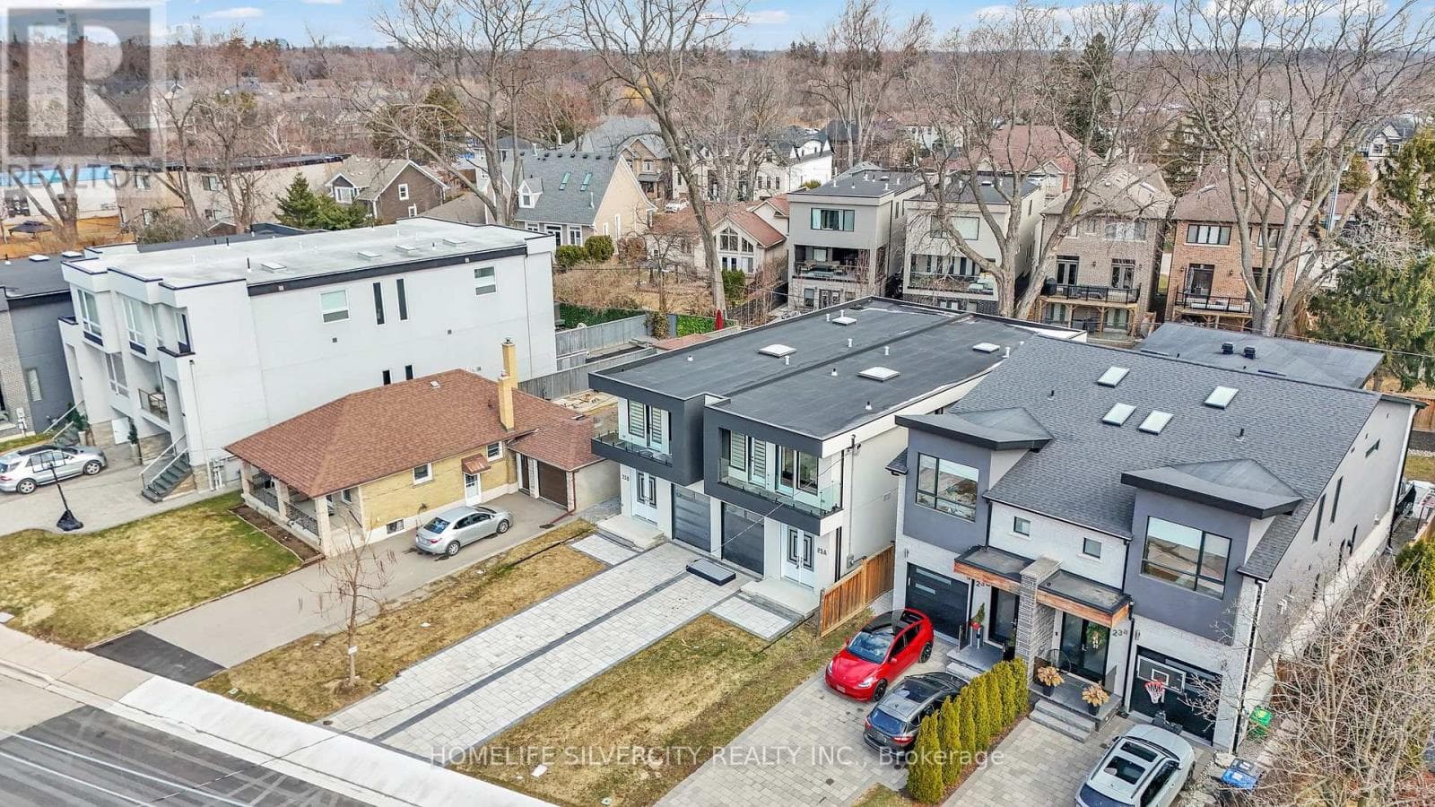25A PINE AVENUE N photo 3
