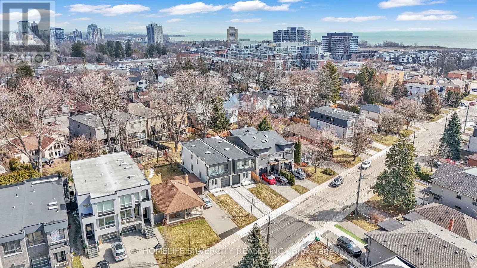 25A PINE AVENUE N photo 4