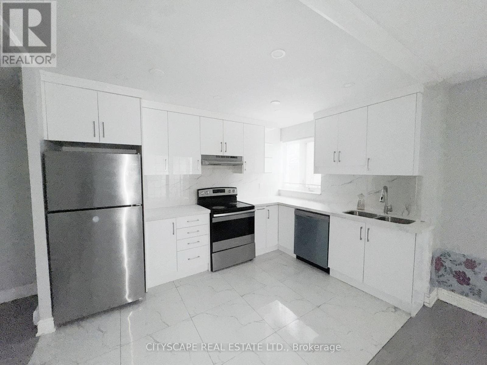 192 - 1055 DUNDAS STREET E photo 5