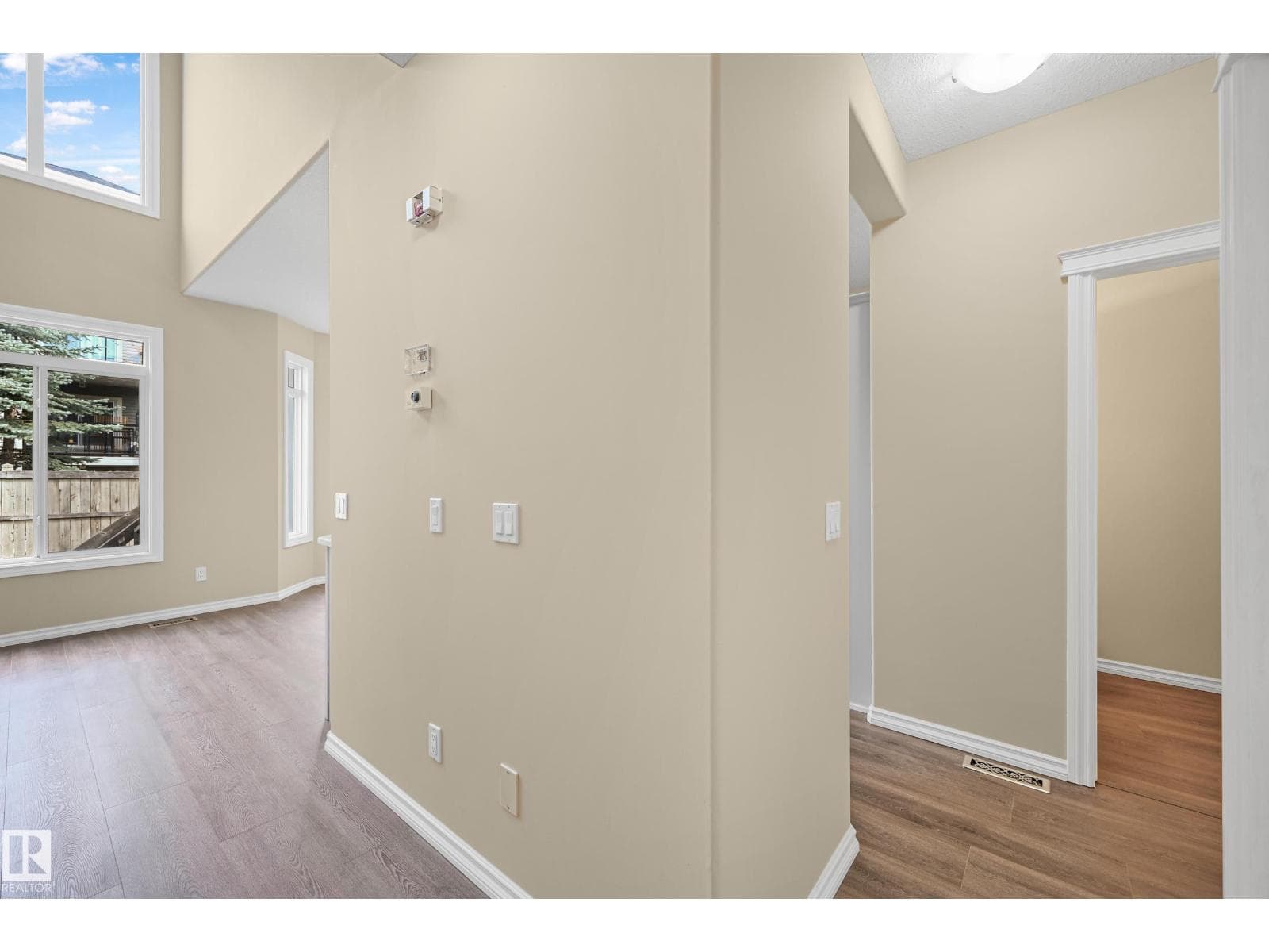 11544 11 AV SW photo 4