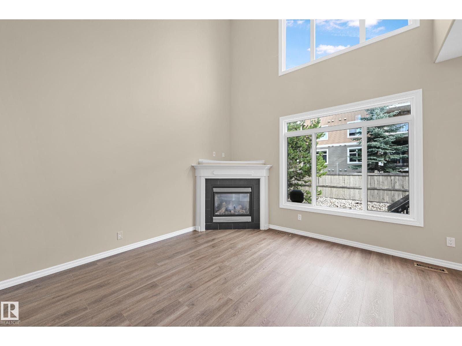 11544 11 AV SW photo 5