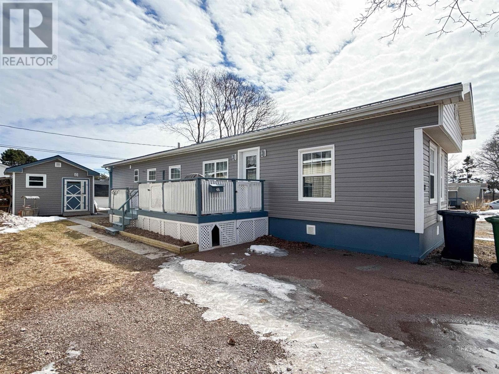 27 Linkletter Estates photo 2