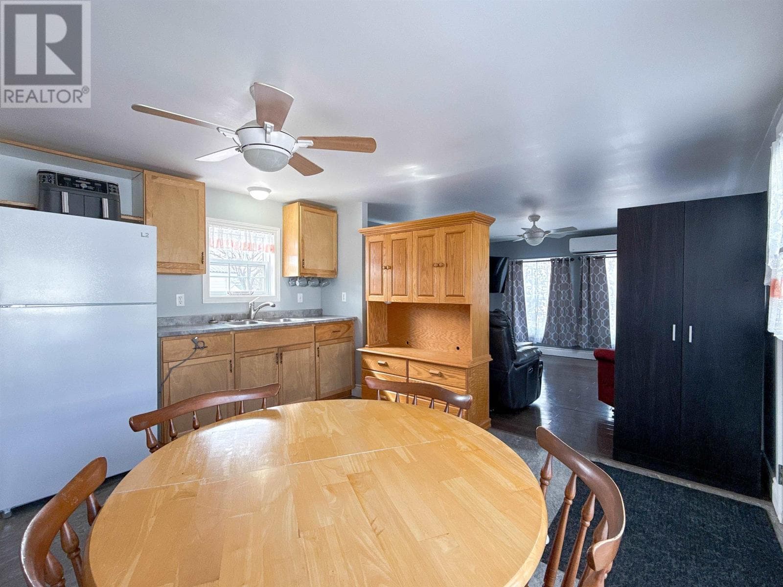 27 Linkletter Estates photo 5
