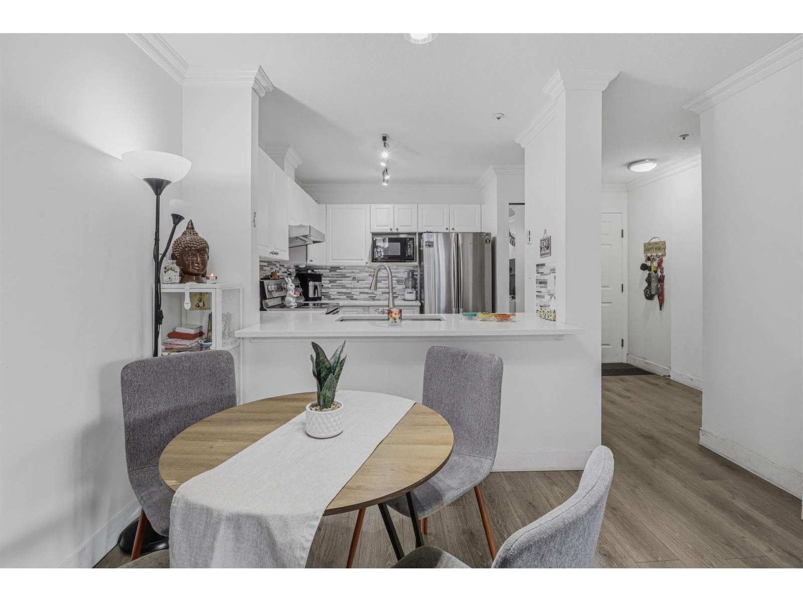 411 13733 74 AVENUE photo 3