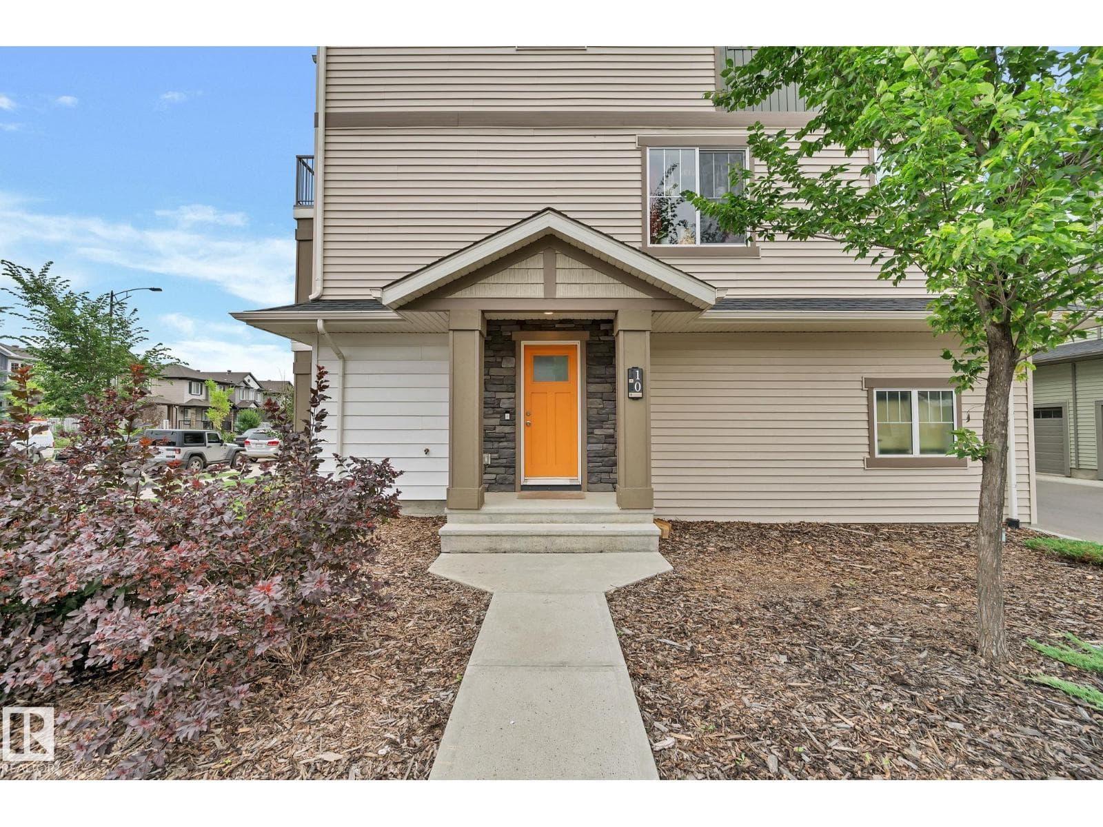 #10 1530 TAMARACK BV NW photo 2