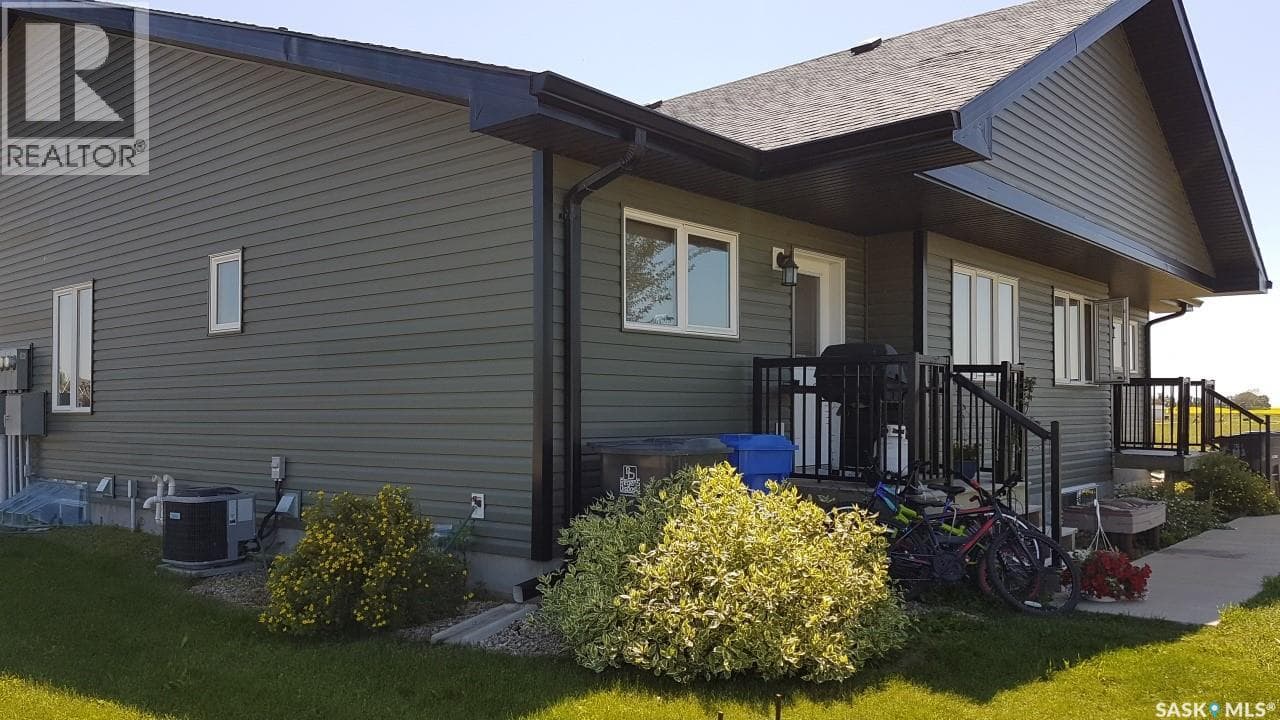 1 201 Carlyle AVENUE — photo 3