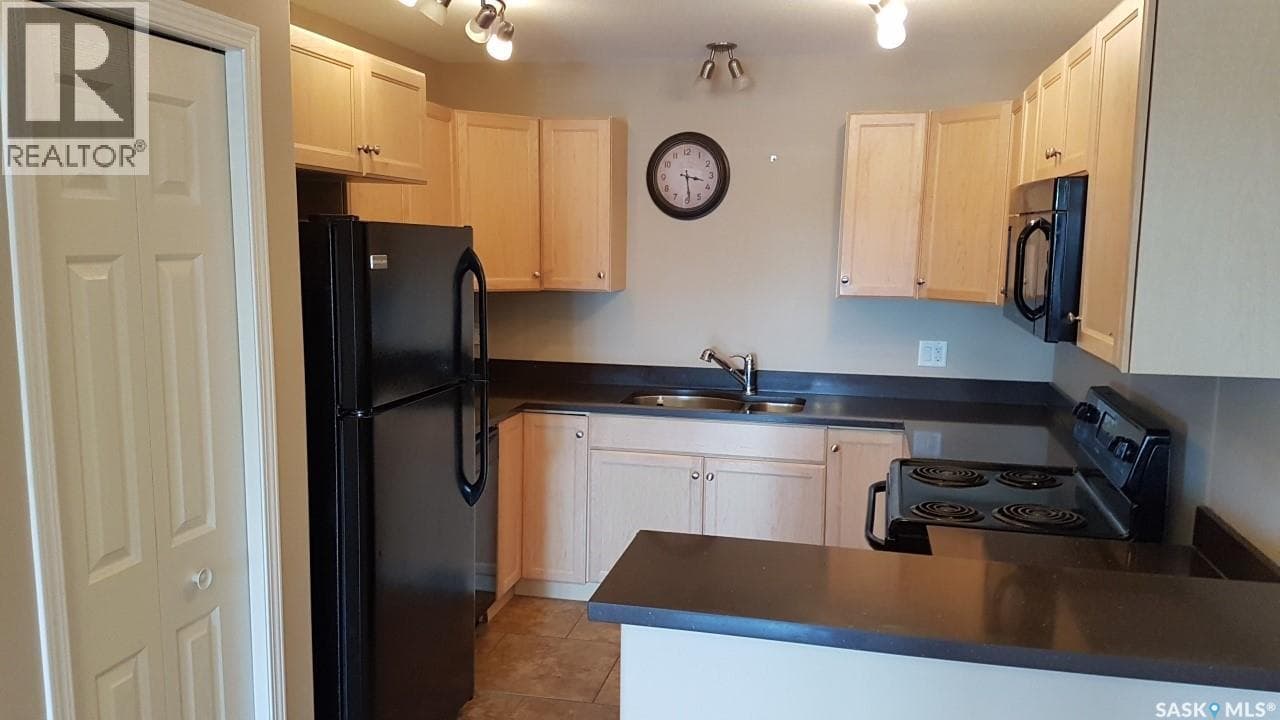 1 201 Carlyle AVENUE — photo 5