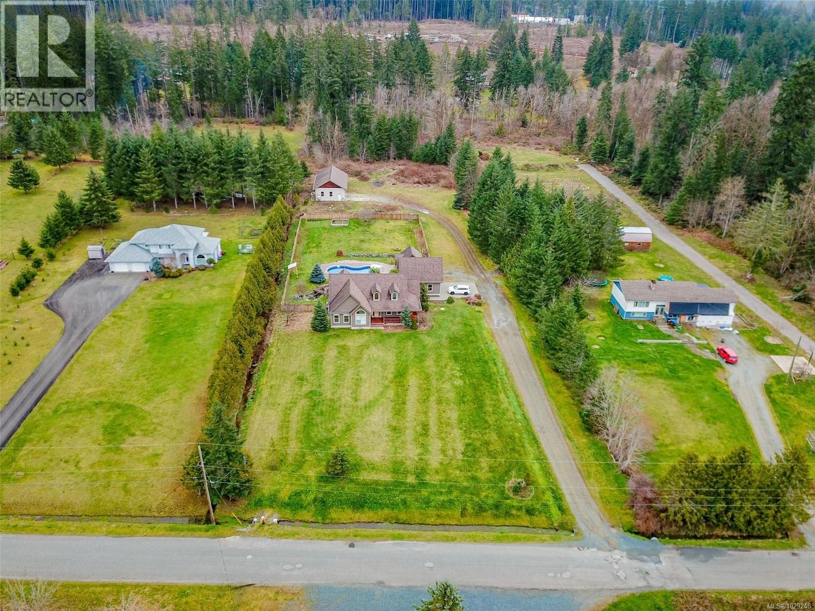 3 bed 3 bath single family at 5495 Maebelle Rd — $1,599,000