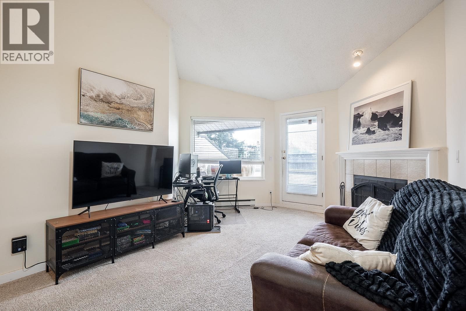 305 11726 225TH STREET photo 2
