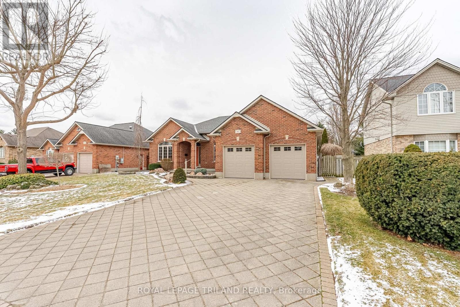 43 PINEHURST DRIVE photo 2