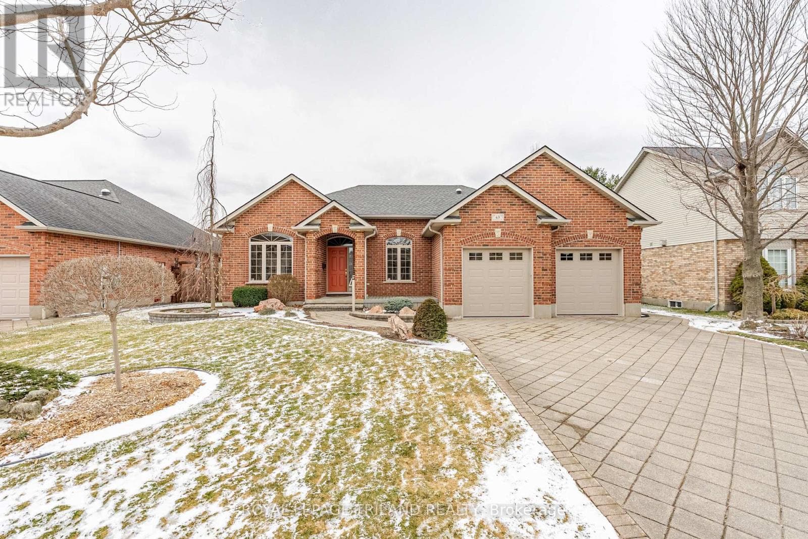 43 PINEHURST DRIVE photo 3