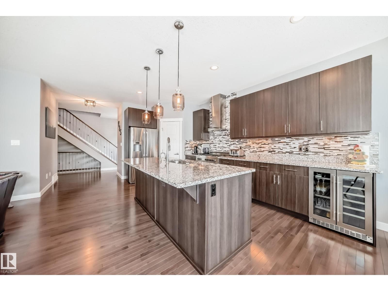 2117 69A ST SW photo 4