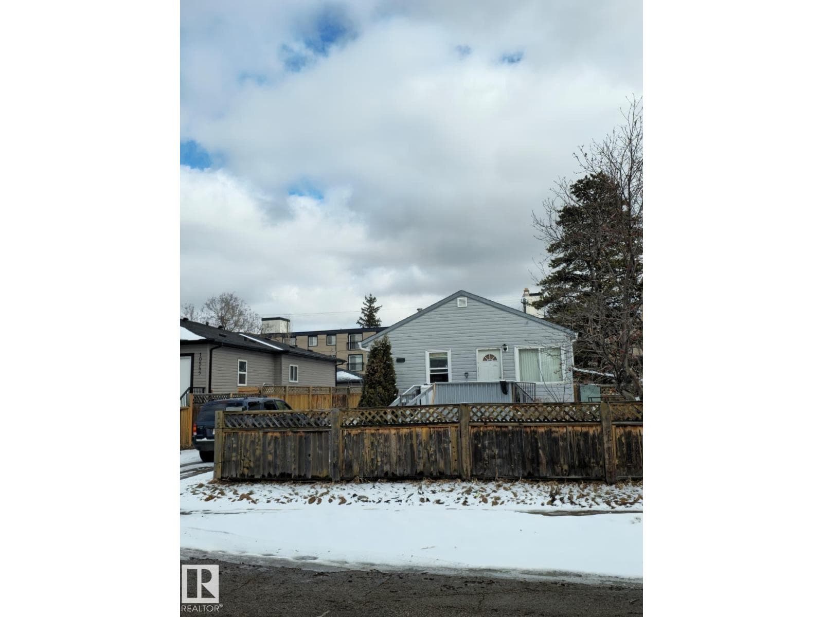 10541 157 ST NW