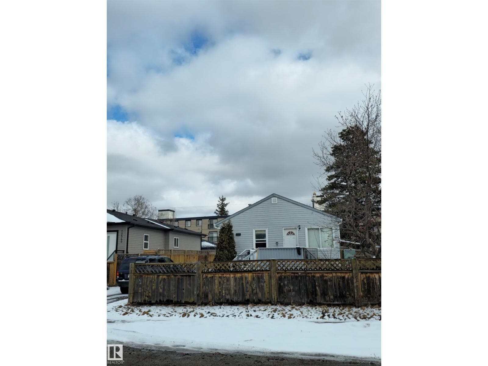 10541 157 ST NW — photo 3