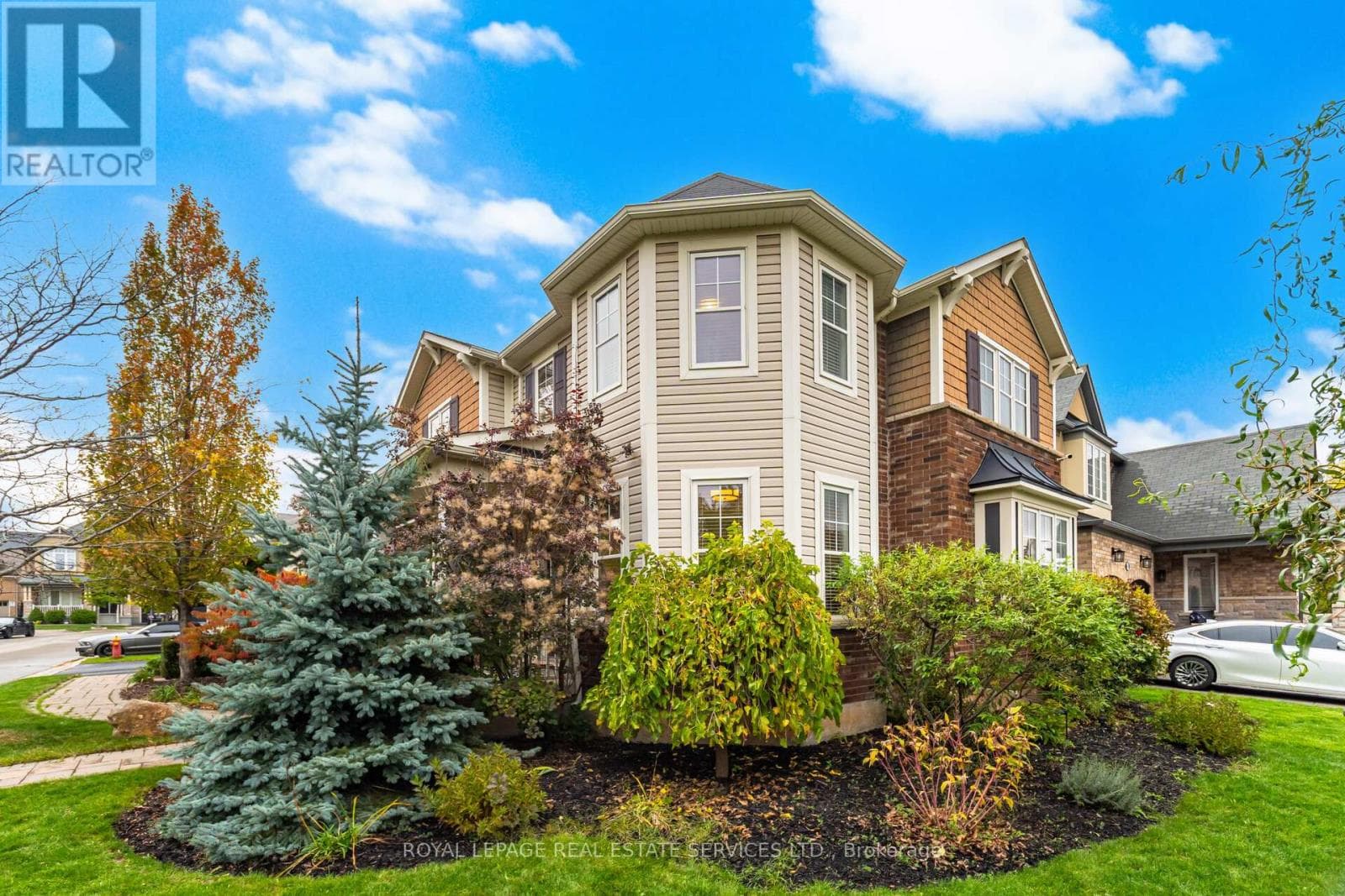 444 COOMBS COURT photo 4