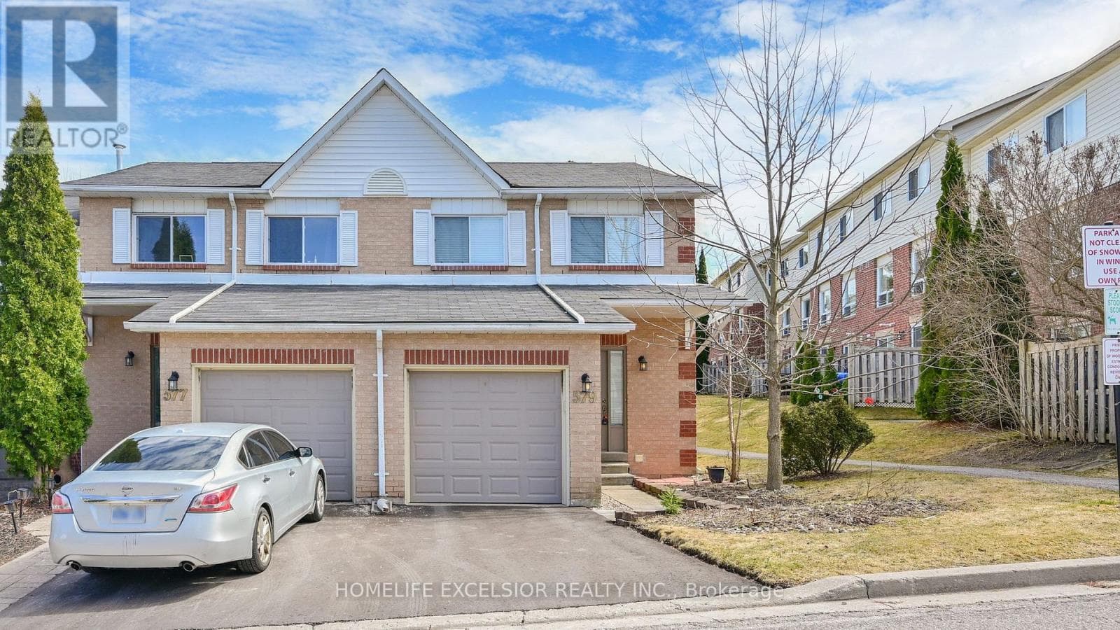 3 bed 2 bath single family at 1 - 579 GIBNEY CRESCENT — $699,000