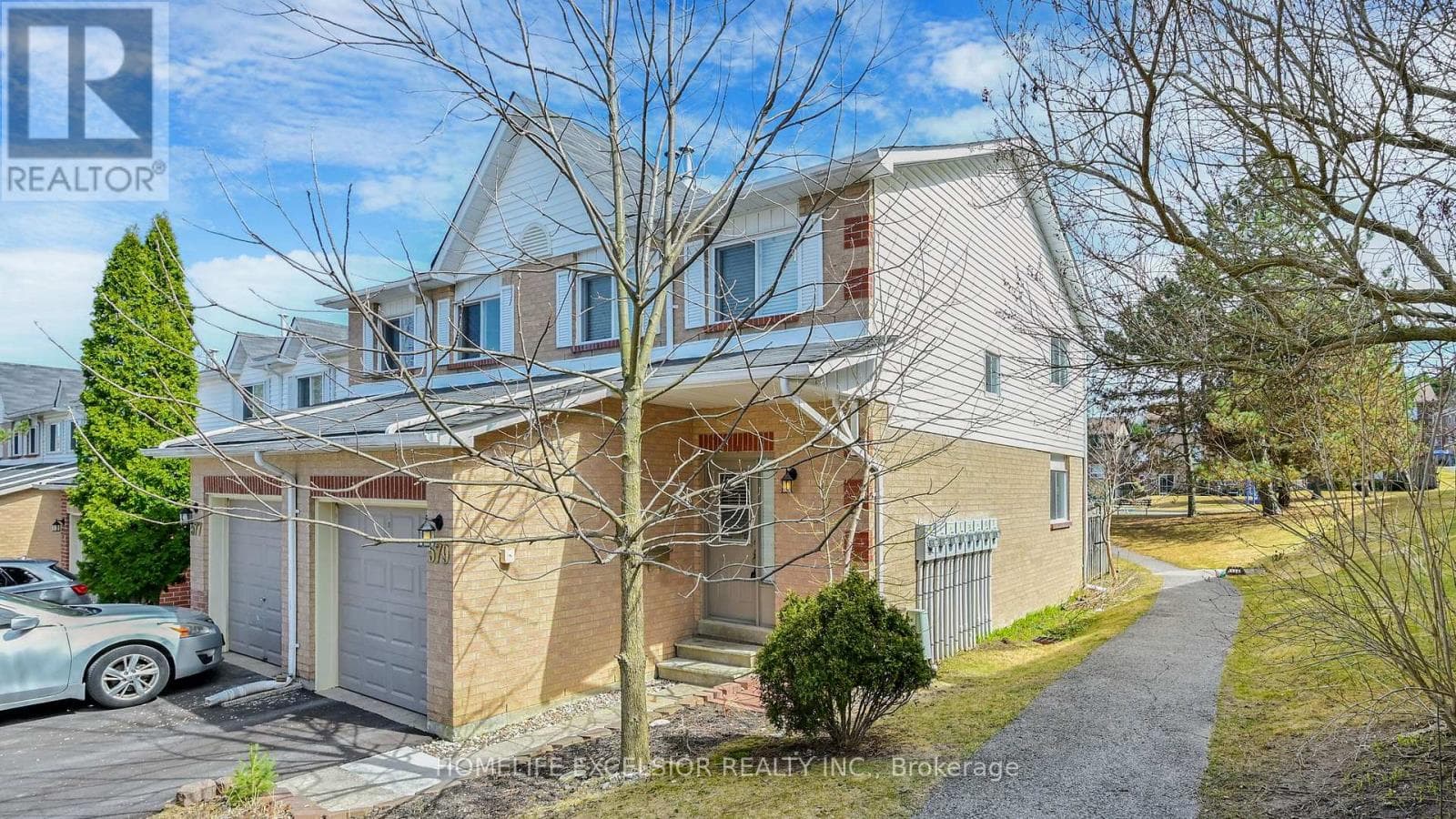 1 - 579 GIBNEY CRESCENT photo 2