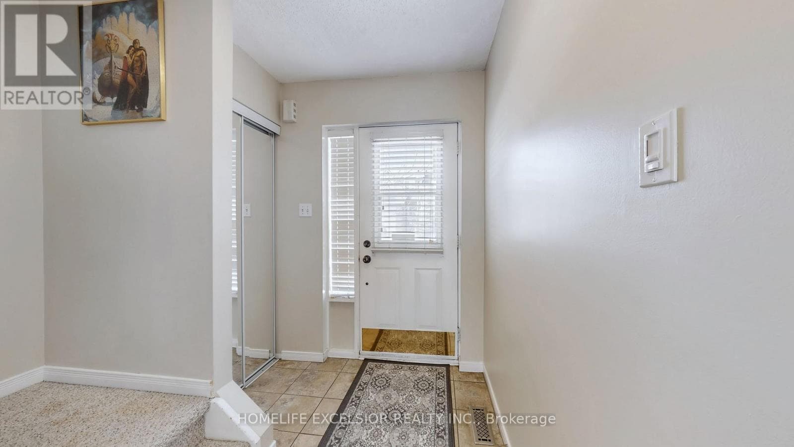 1 - 579 GIBNEY CRESCENT photo 4