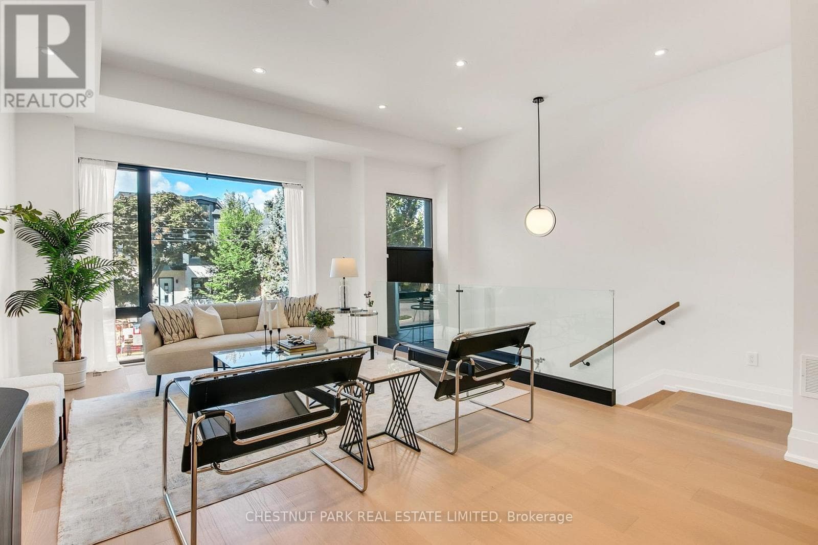 1031 SPADINA ROAD photo 4