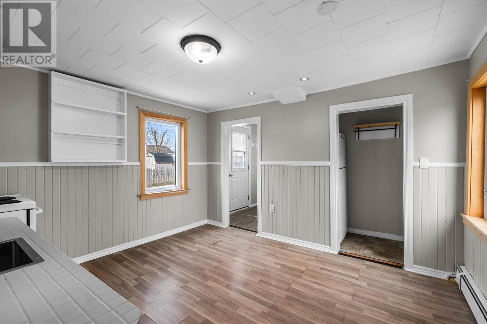 441 NOTRE DAME Street photo 3