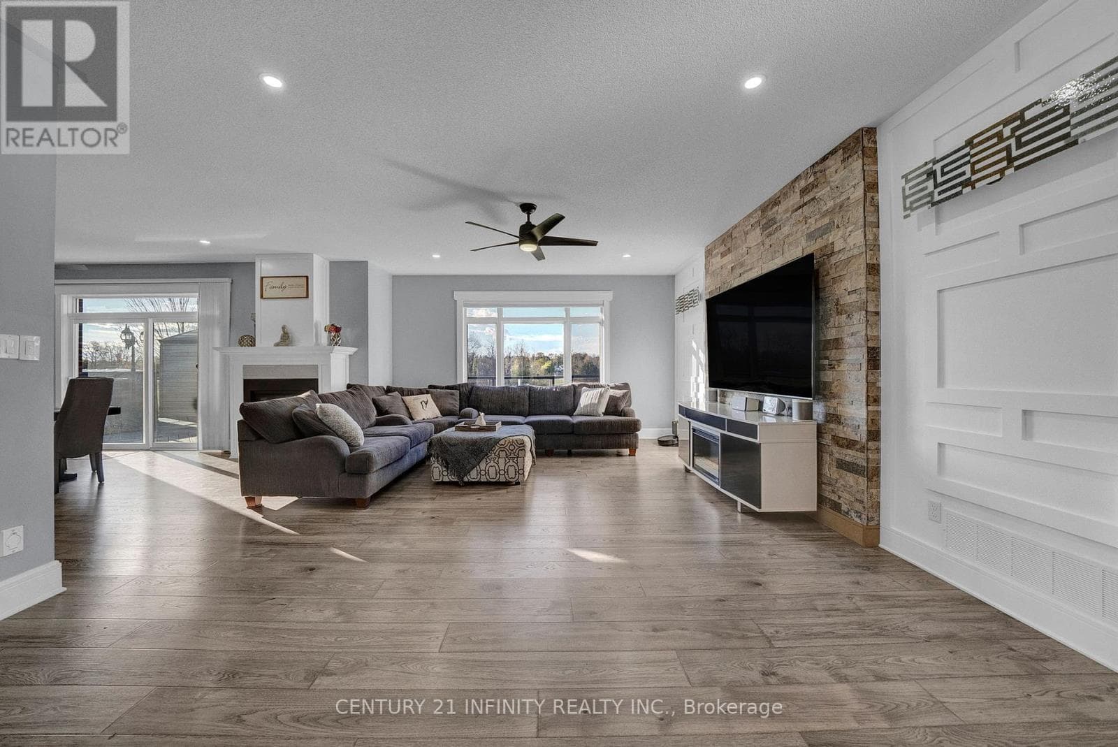 222 SOUTHCREST DRIVE photo 5