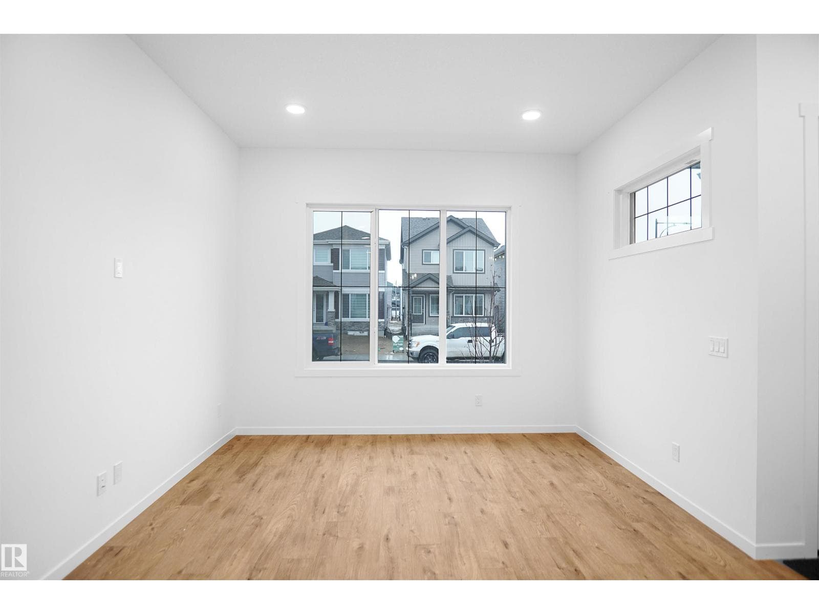 20605 42 AV NW photo 4