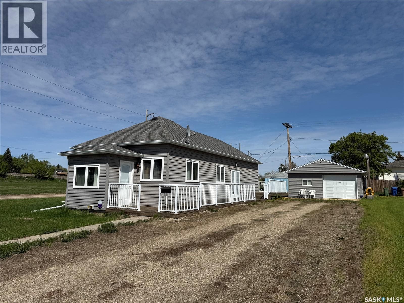 1 bed 1 bath single family at 2009 Connaught STREET — $229,900