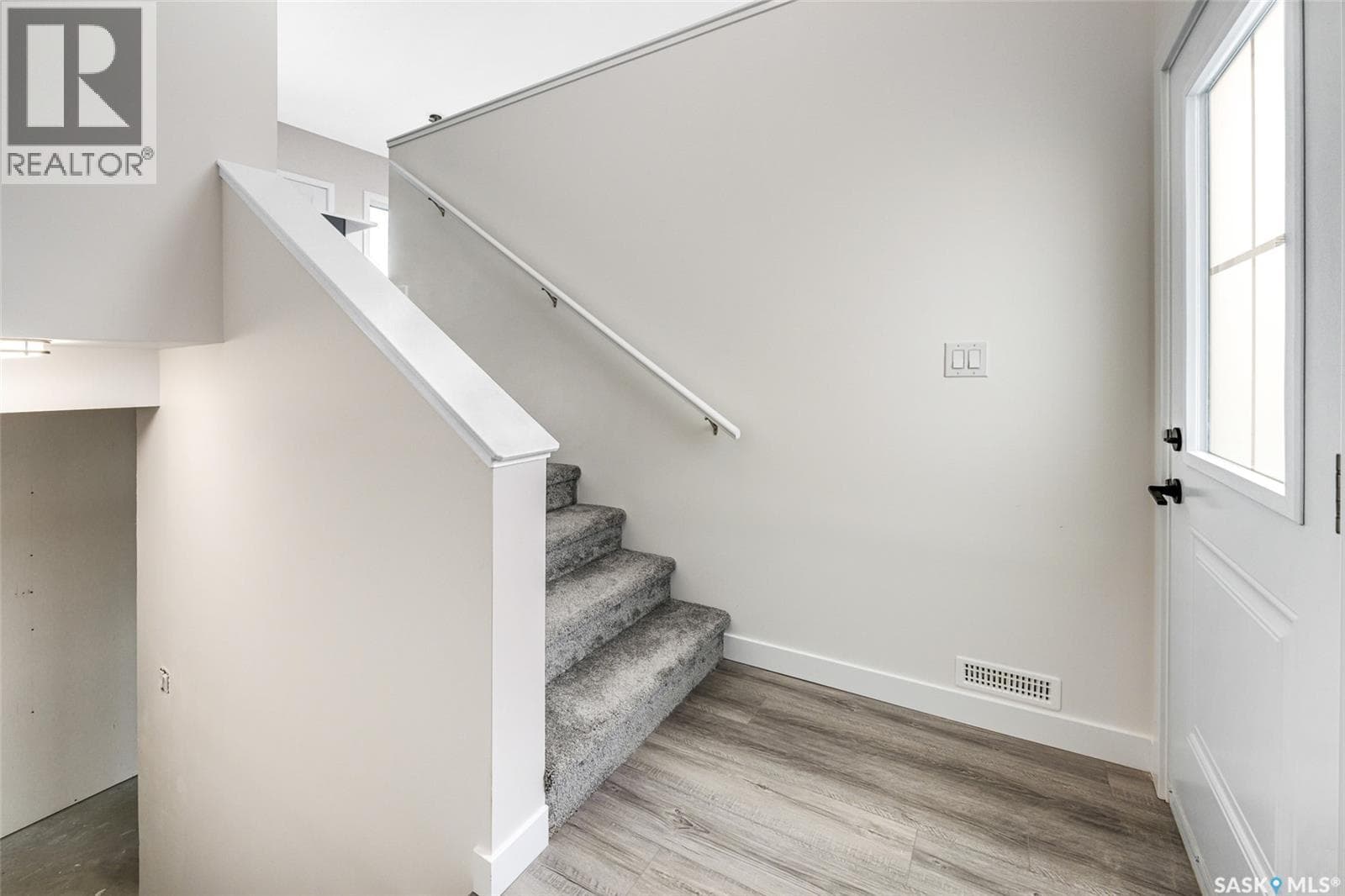129 McDonald STREET photo 3