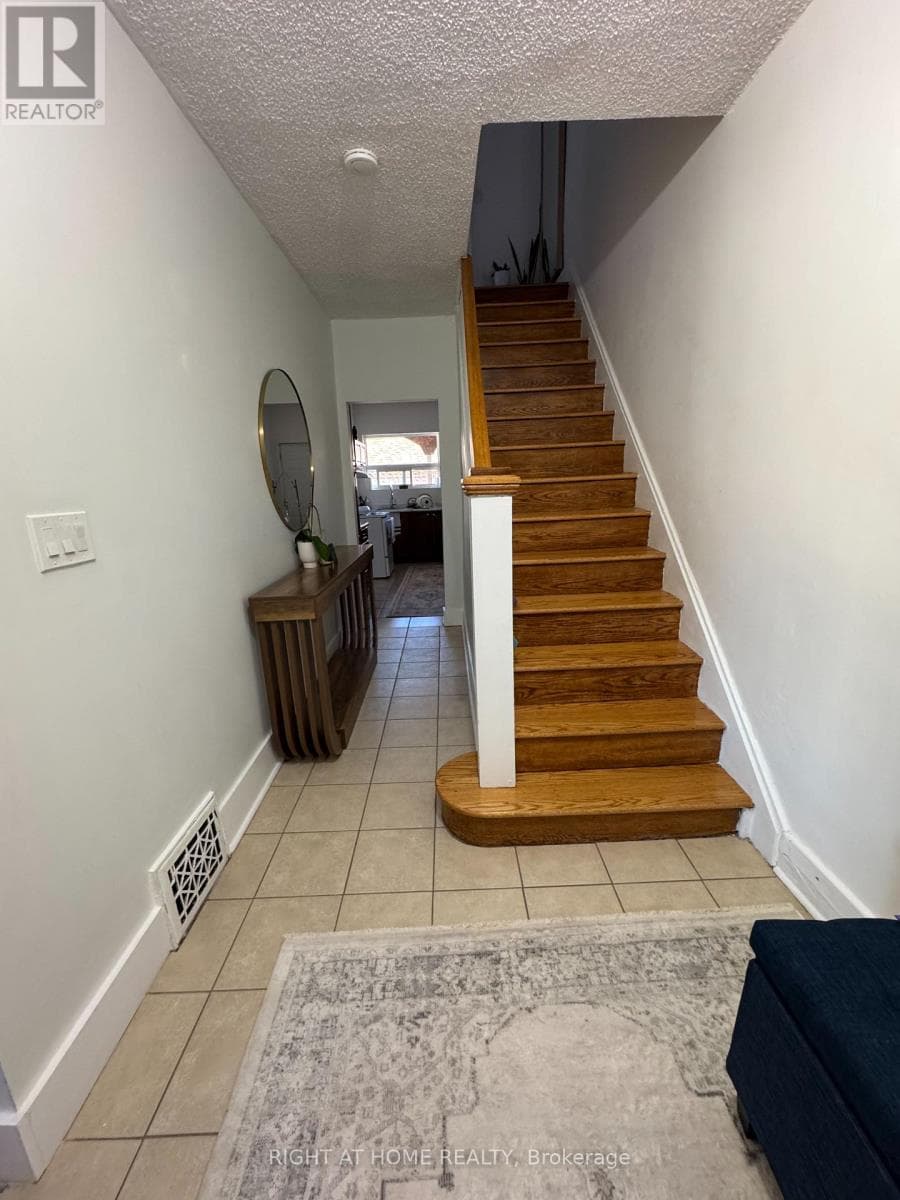 655-91 GILES BOULEVARD photo 3