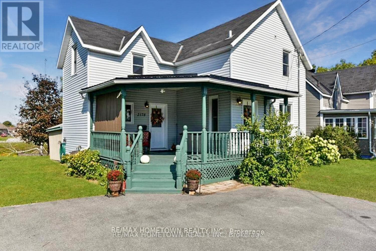 3 bed 2 bath single family at 2178 DUNDAS STREET E — $439,900