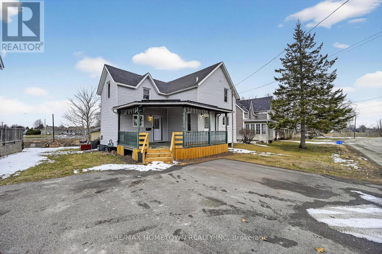 2178 DUNDAS STREET E photo 3
