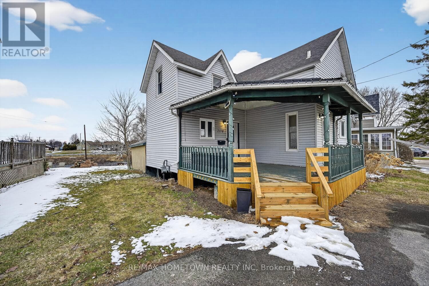 2178 DUNDAS STREET E photo 4