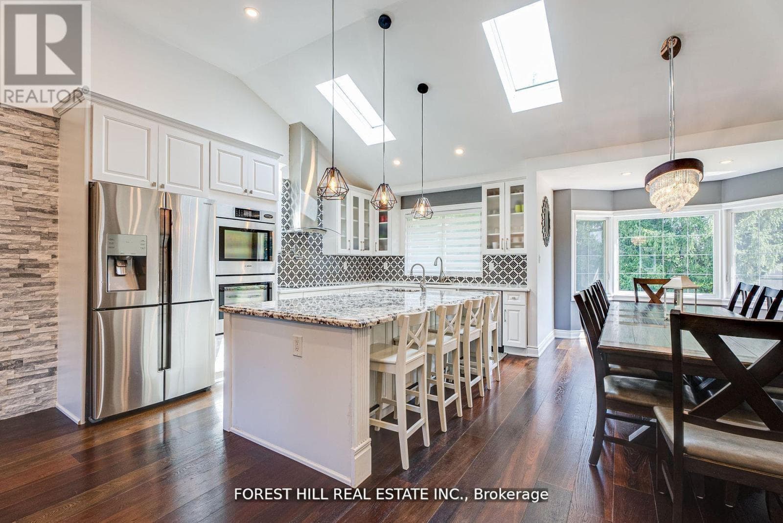 5837 YONGE STREET photo 4