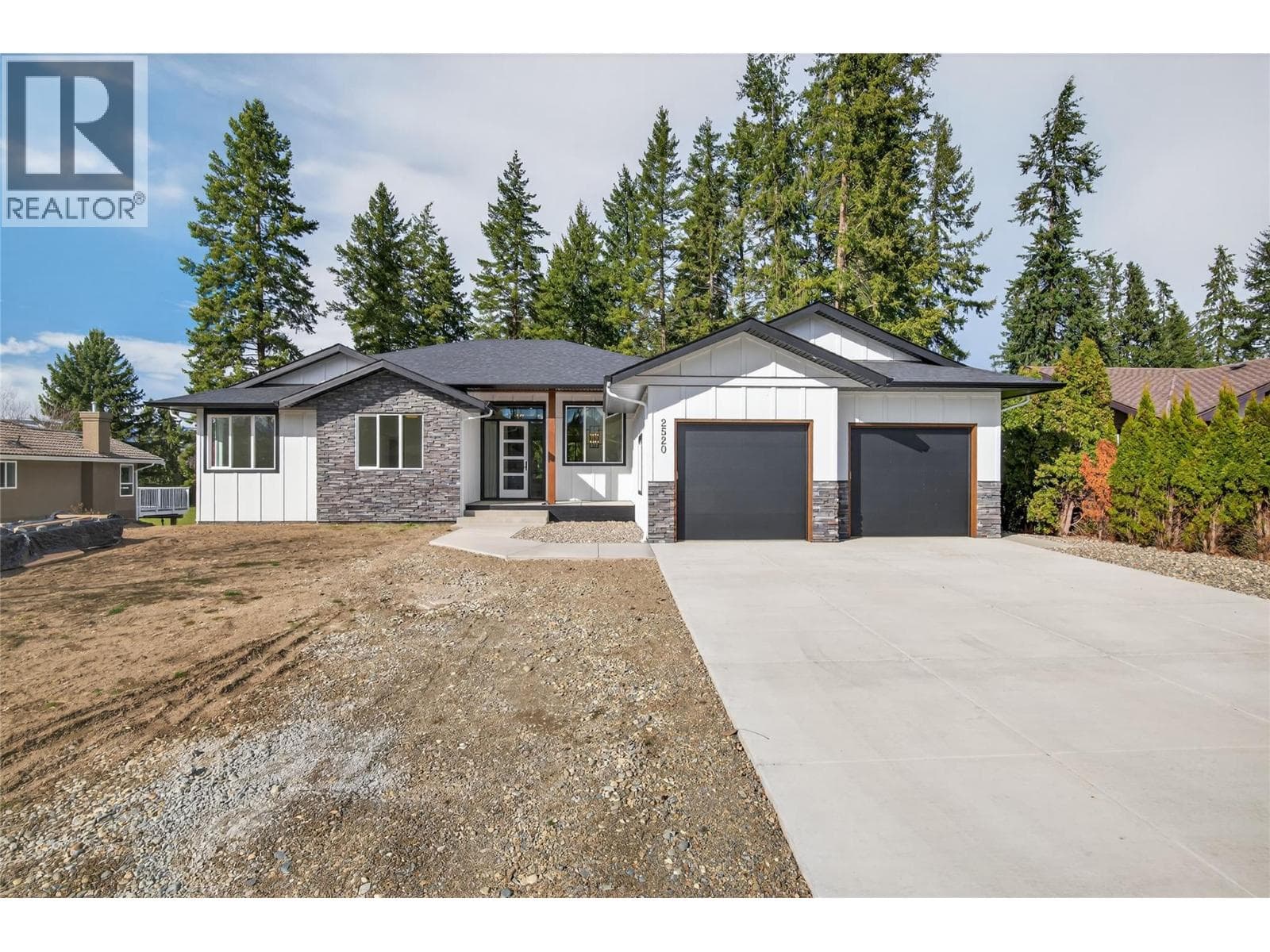 4 bed 3 bath single family at 2520 Golf View Crescent — $1,150,000