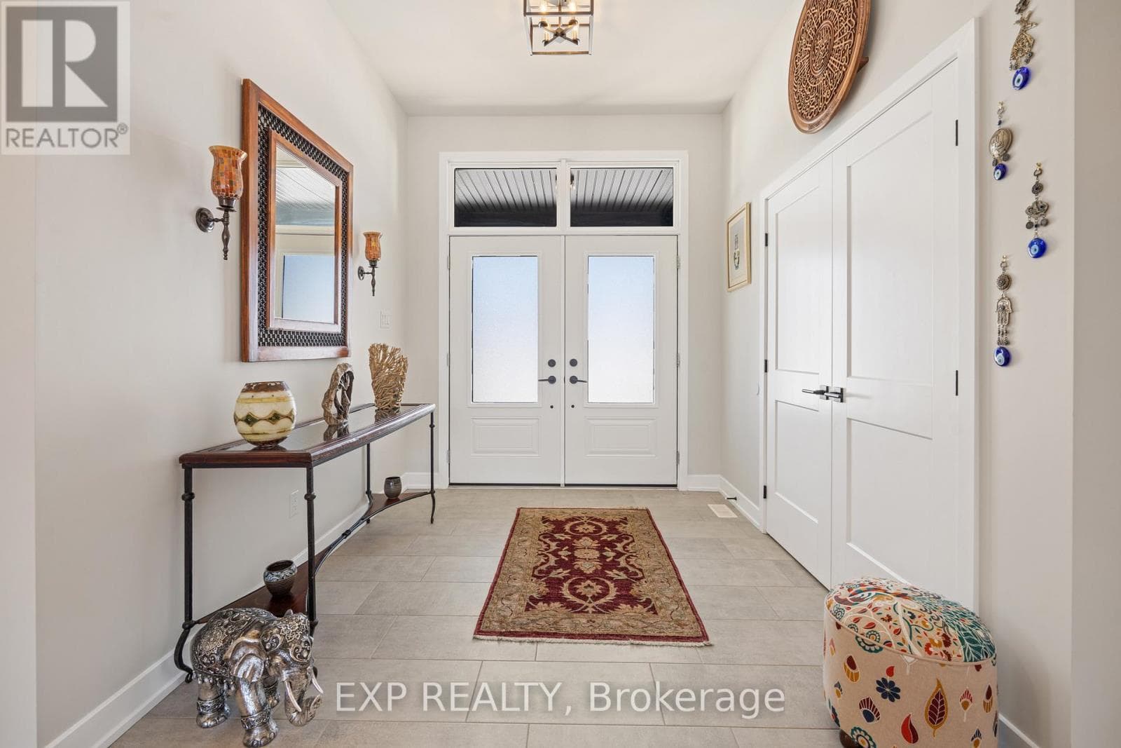 121 LANDIANS WAY photo 4