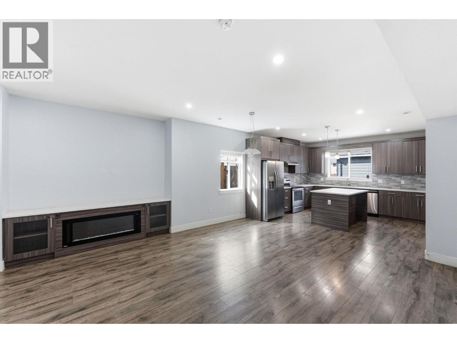 722 Coopland Crescent Unit# 1 photo 5