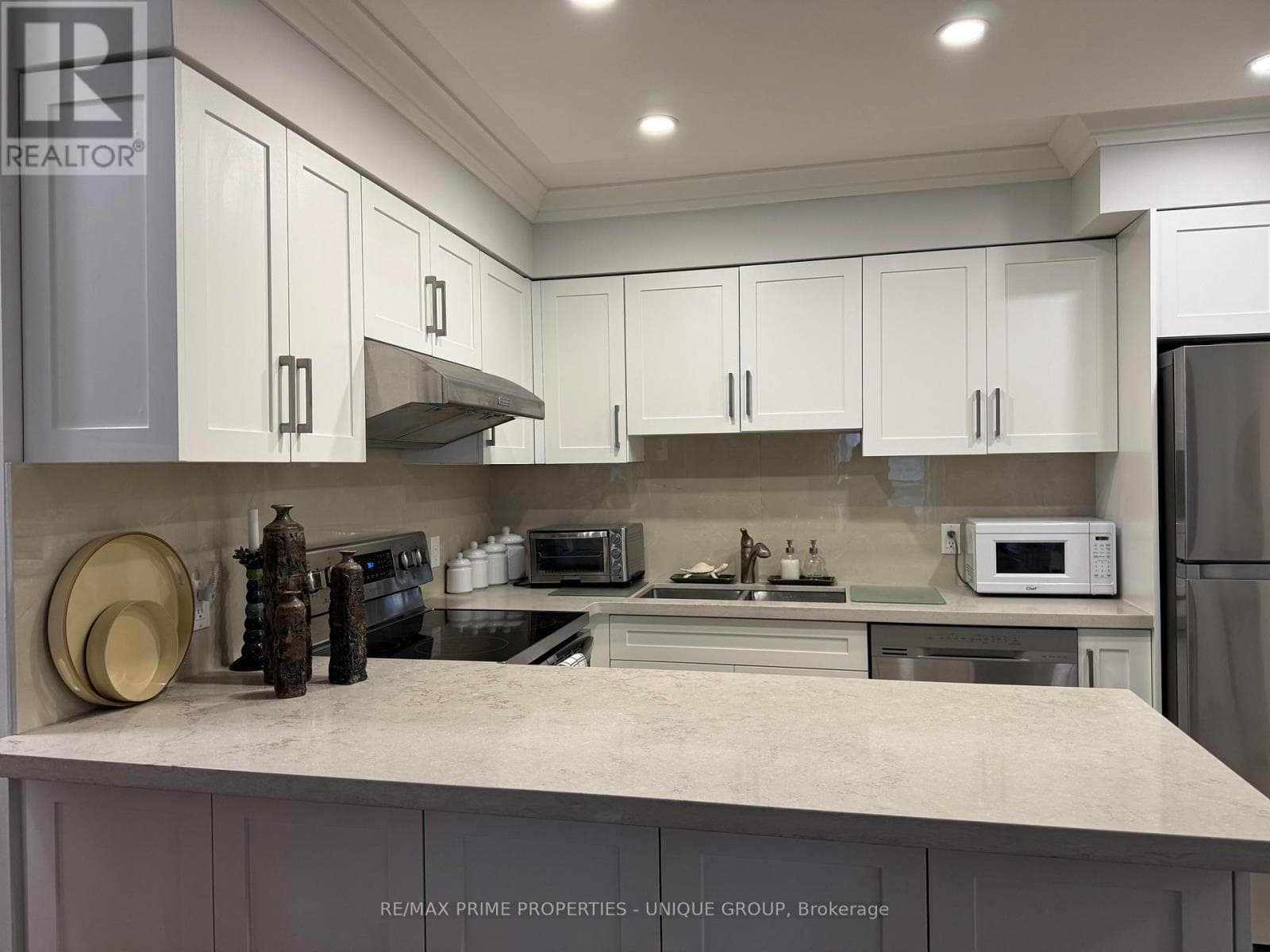 #1711 - 256 DORIS AVENUE photo 4