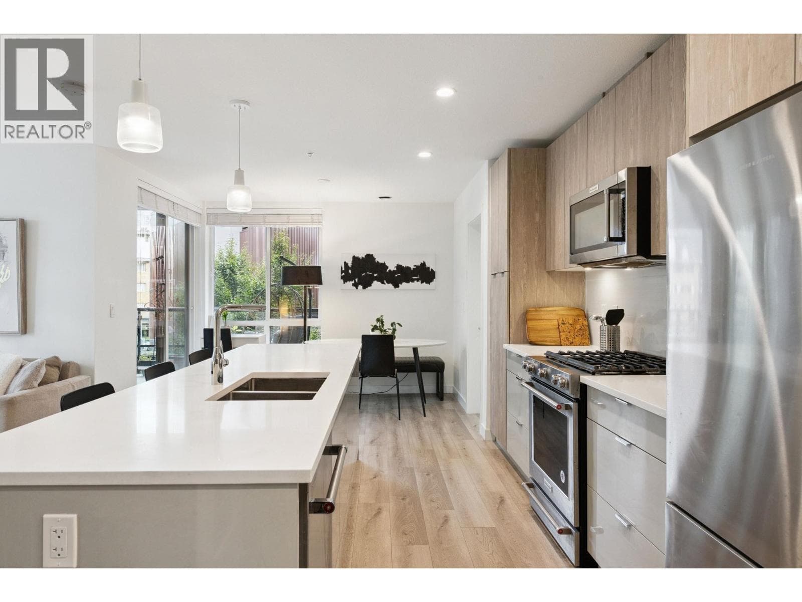309 128 E 8TH STREET photo 5